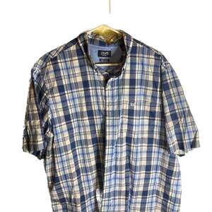 Chaps Men's XXL Blue and White Plaid Easy Care Short Sleeve Button Down Shirt